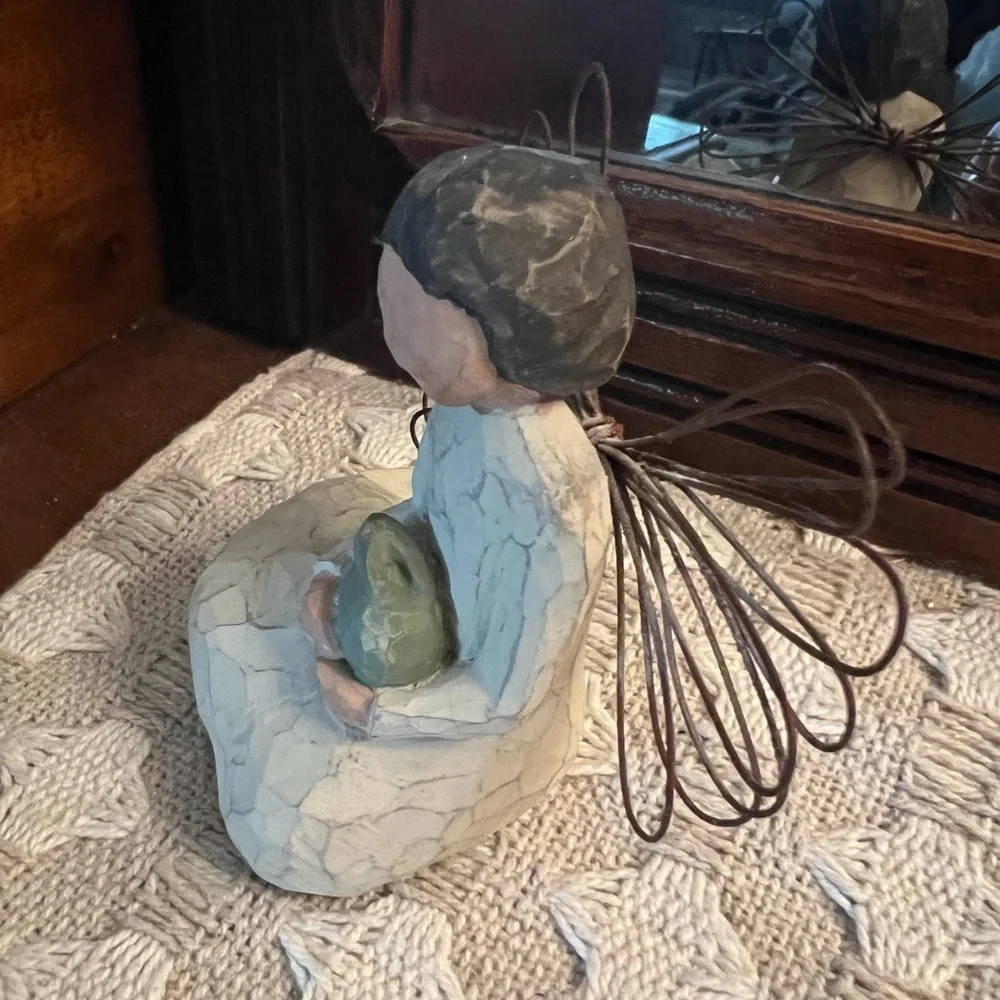 WILLOW TREE 'Angel of Protection' Rustic Hand Painted Angel Figurine Decor 4 in.